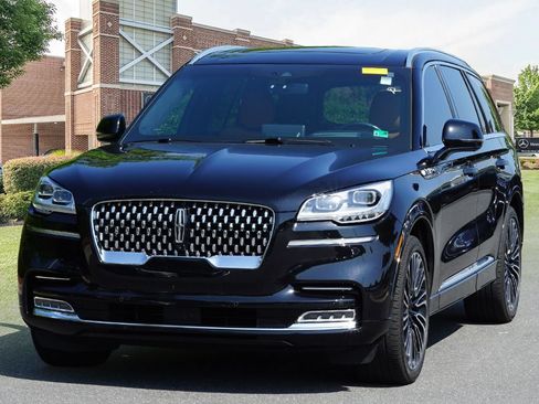 Used 2023 Lincoln Aviator Black Label AWD/4WD image 4