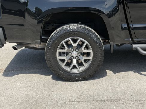 Used 2022 GMC Canyon AT4 w/ Trailering Package AWD/4WD image 12