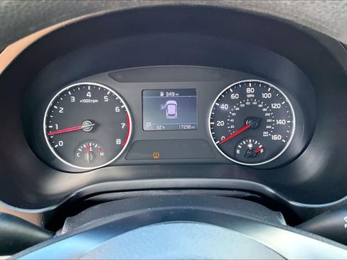 Used 2023 Kia Seltos LX image 23