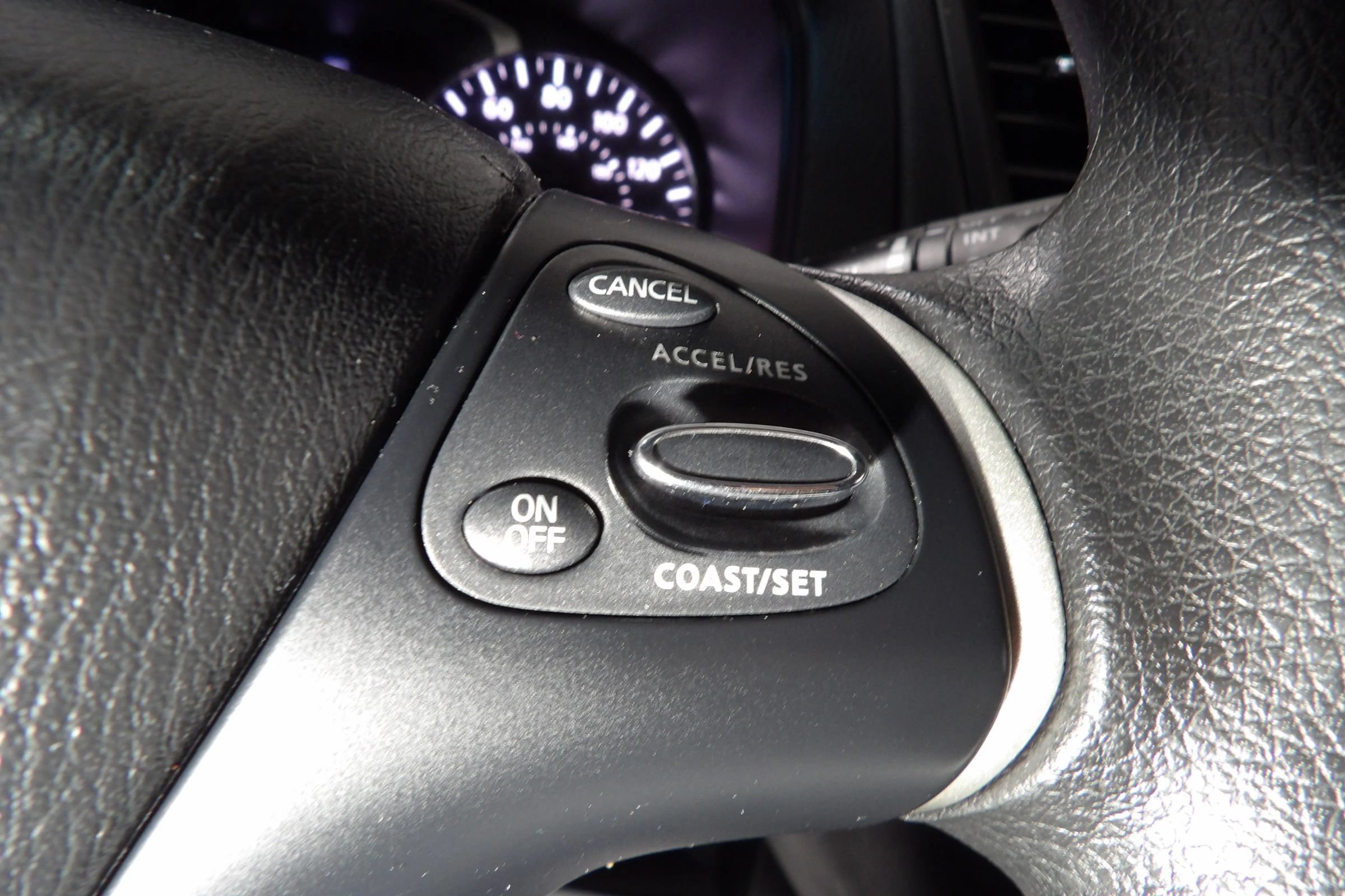 Used 2020 Nissan Pathfinder S FWD image 21