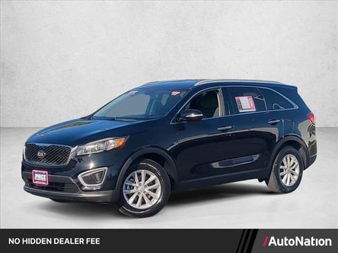 Used 2017 Kia Sorento FWD image 1