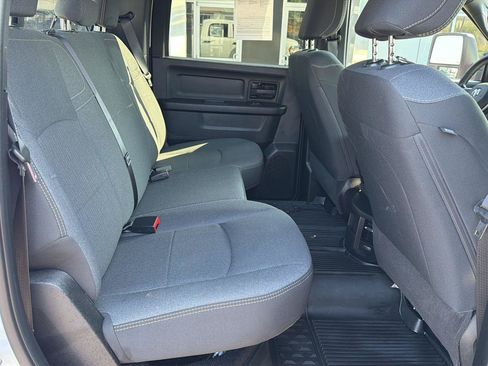 Used 2024 RAM 3500 Tradesman w/ Chrome Appearance Group AWD/4WD image 9