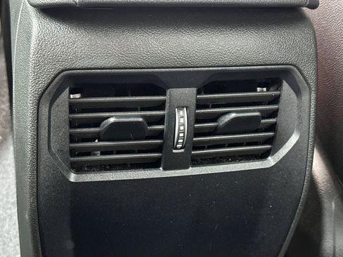 Used 2025 BMW 230i Coupe w/ Convenience Package image 16