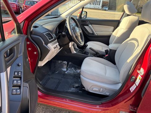 Used 2016 Subaru Forester 2.5i Premium image 9