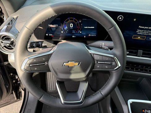 New 2026 Chevrolet Equinox LT w/ Convenience Package II FWD image 7