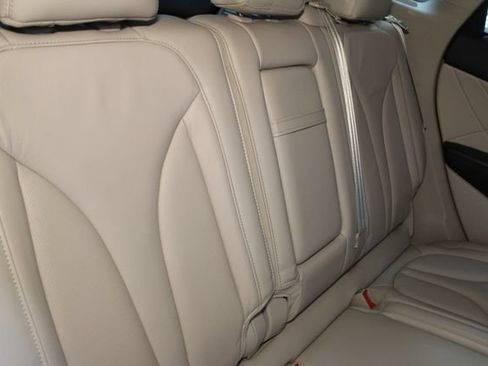 Used 2019 Lincoln MKC Select w/ Select Plus Package AWD/4WD image 14