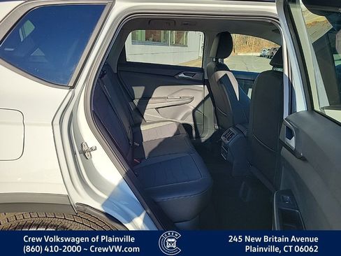 New 2026 Volkswagen Taos SE image 15