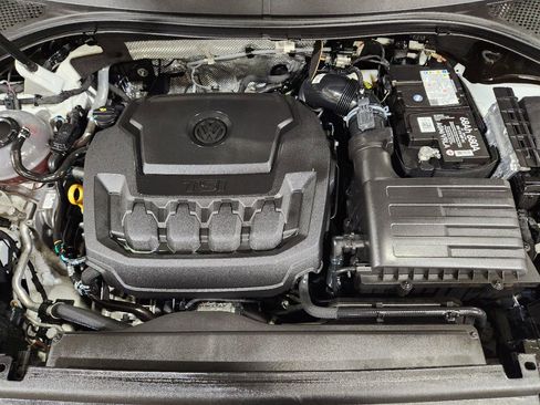 Used 2024 Volkswagen Tiguan SE R-Line image 53
