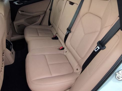 Used 2023 Porsche Macan Turbo image 20