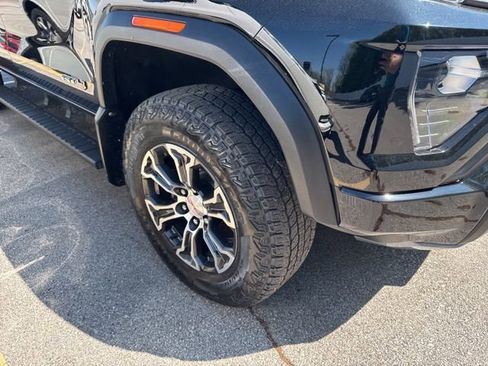 Used 2023 GMC Canyon AT4 w/ AT4 Premium Package image 6