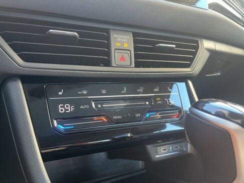 New 2026 Volkswagen Jetta SE FWD image 18