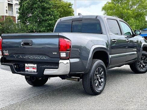 Used 2023 Toyota Tacoma SR5 AWD/4WD image 11