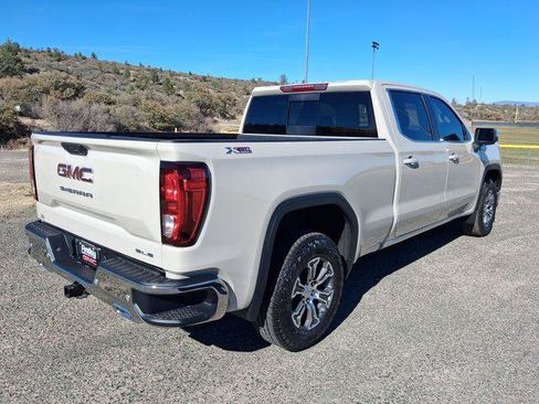 New 2026 GMC Sierra 1500 SLE w/ X31 Off-Road Package AWD/4WD image 4