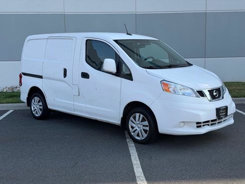 Used 2017 Nissan NV200 SV w/ Technology Package FWD image 3