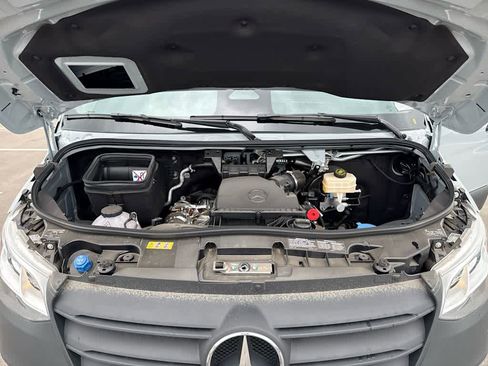Used 2025 Mercedes-Benz Sprinter 2500 image 23