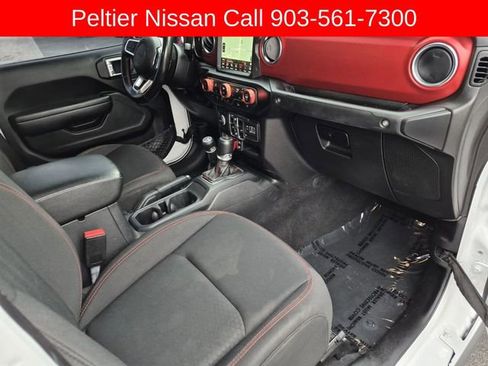 Used 2022 Jeep Gladiator Rubicon w/ Trailer Tow Package AWD/4WD image 12
