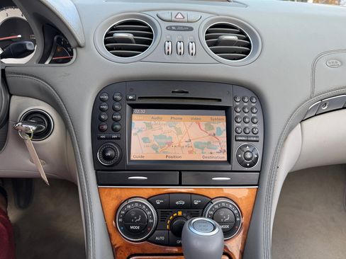 Used 2009 Mercedes-Benz SL 550 2dr Roadster 5.5L V8 image 14