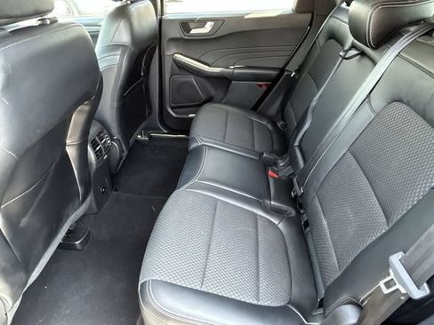 Used 2023 Ford Escape SE FWD image 16