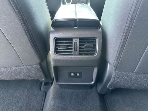 Used 2024 Nissan Rogue SV image 17