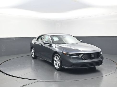 Used 2025 Honda Accord LX image 4