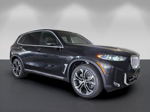 New 2026 BMW X5 sDrive40i w/ Premium Package RWD image 1