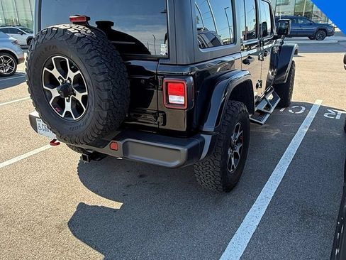 Used 2023 Jeep Wrangler Unlimited Rubicon w/ Cold Weather Group AWD/4WD image 3