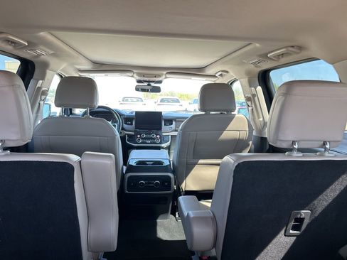 Used 2024 Ford Expedition Limited image 42
