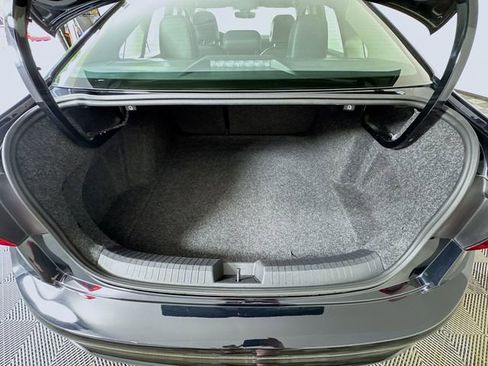 Used 2024 Volkswagen Jetta SE image 18