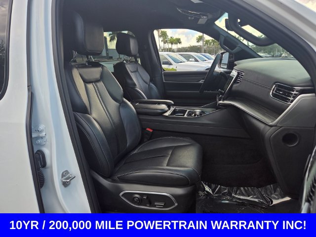 Used 2024 Jeep Wagoneer Series III AWD/4WD image 15