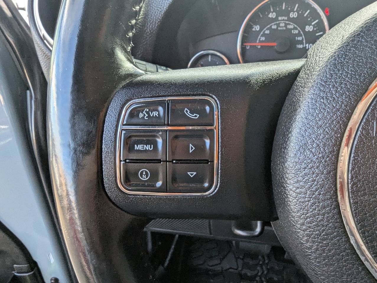 Used 2014 Jeep Wrangler Unlimited Sahara w/ Connectivity Group AWD/4WD image 12