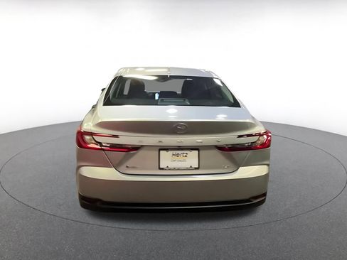 Used 2025 Toyota Camry LE image 12