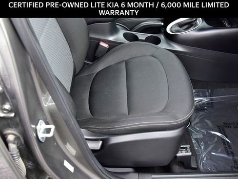 Used 2018 Kia Soul + image 10