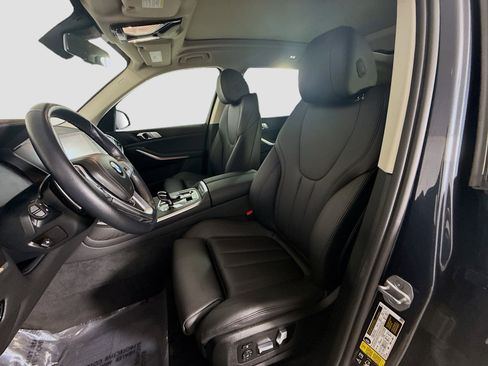 Used 2022 BMW X7 xDrive40i w/ Parking Assistance Package image 22