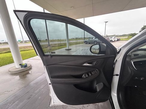 Used 2024 Buick Encore GX Preferred FWD image 6