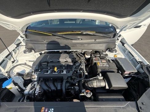Certified 2025 Hyundai Venue SEL FWD image 32