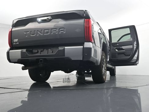 Used 2025 Toyota Tundra Limited AWD/4WD image 30