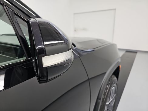 Used 2023 Rivian R1S Adventure AWD/4WD image 38