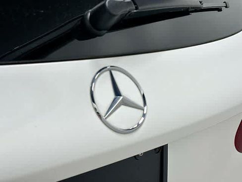 Used 2018 Mercedes-Benz GLC 300 4MATIC image 28