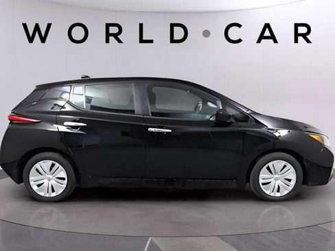 Used 2025 Nissan Leaf S FWD image 4