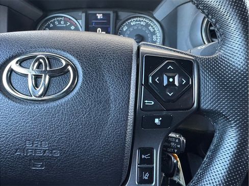 Used 2021 Toyota Tacoma TRD Off-Road w/ Technology Package AWD/4WD image 14