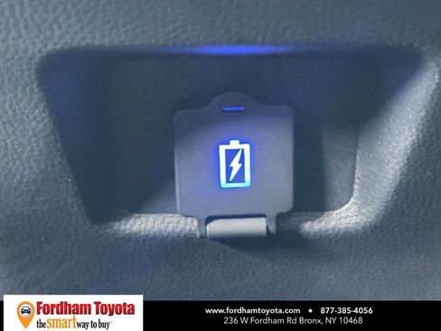 Used 2023 Toyota RAV4 LE AWD/4WD image 17