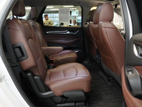 Used 2018 Buick Enclave Avenir w/ Avenir Technology Package image 31