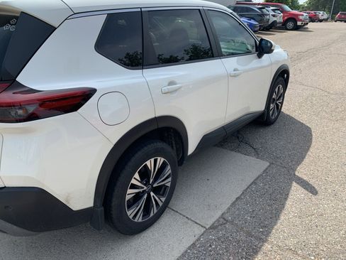 Used 2023 Nissan Rogue SV FWD image 5