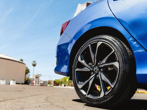 Used 2019 Honda Civic Sport image 6