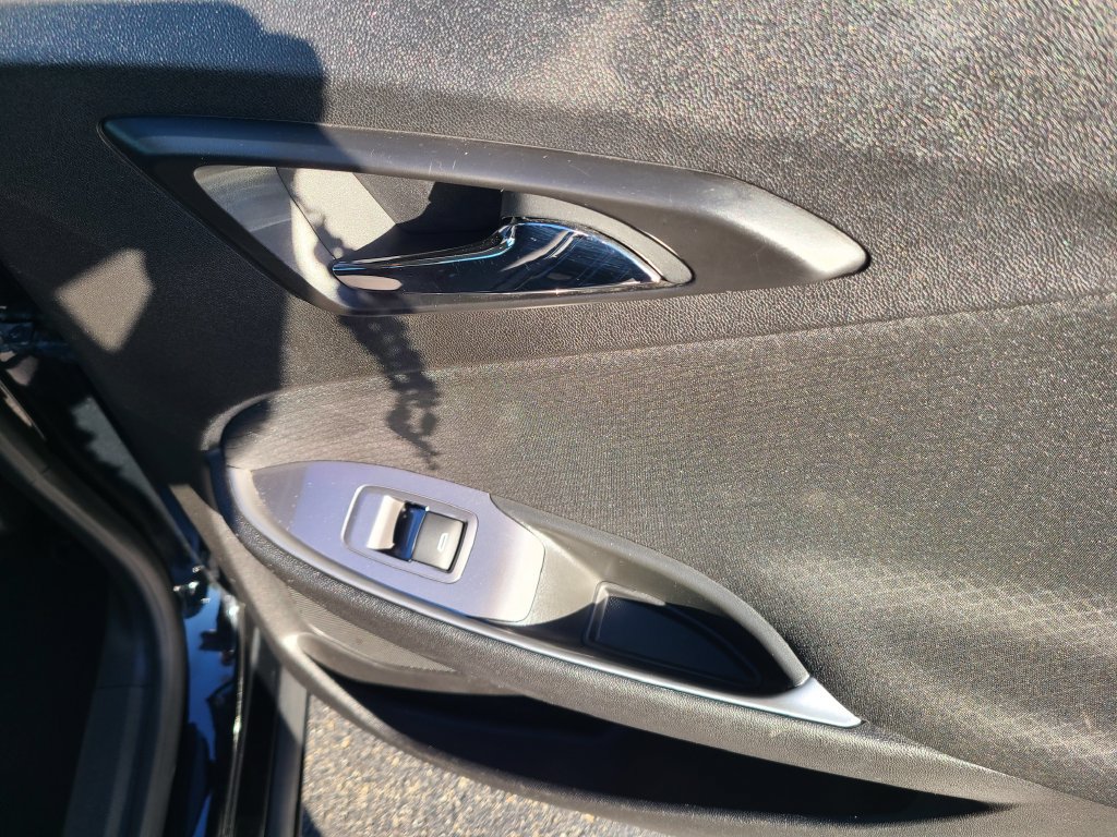 Used 2025 Chevrolet Malibu LT FWD image 14