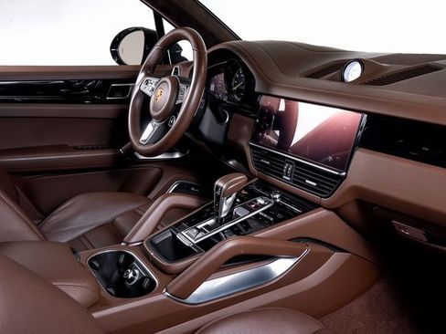 Used 2022 Porsche Cayenne Turbo S image 54