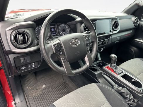 Certified 2021 Toyota Tacoma TRD Off-Road image 11