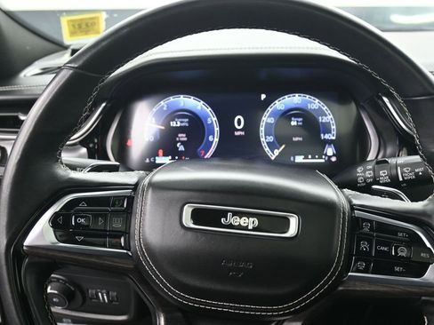 Used 2022 Jeep Grand Cherokee Overland w/ Adv Protech Group III image 9