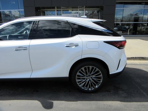 Used 2024 Lexus RX 450h 450h+ Luxury w/ Convenience Package image 4