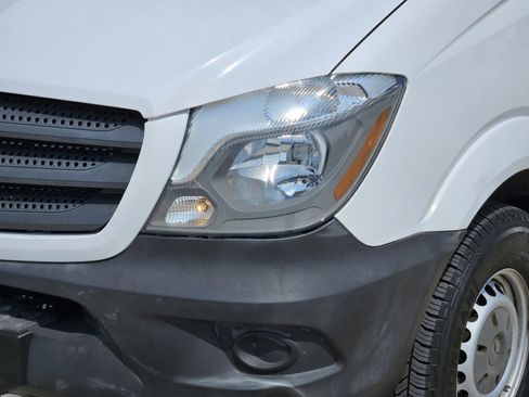 Used 2017 Mercedes-Benz Sprinter 2500 image 27